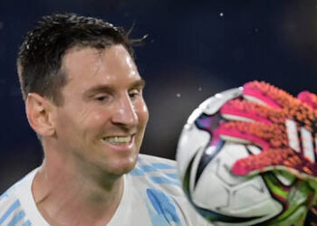 ميسي يكشف عن مخاوفه قبل مواجهة الأرجنتين وتشيلي