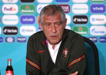 سانتوس: رونالدو لا يمكنه الفوز وحده