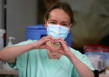 حقيقة تأثير لقاح كورونا على خصوبة الرجال