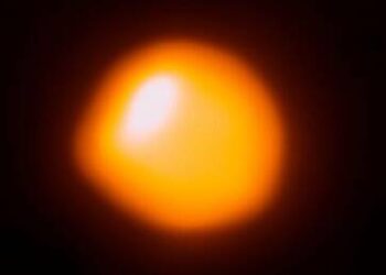 باحث فلكي يتحدت عن إمكانية ظهور “قمر ثان”