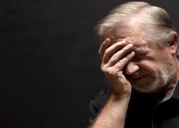 دراسة تكشف عن عارض خطير يجعل البعض أكثر عرضة للإصابة بالخرف