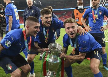 غياب رونالدو عن التشكيلة المثالية لكأس أوروبا