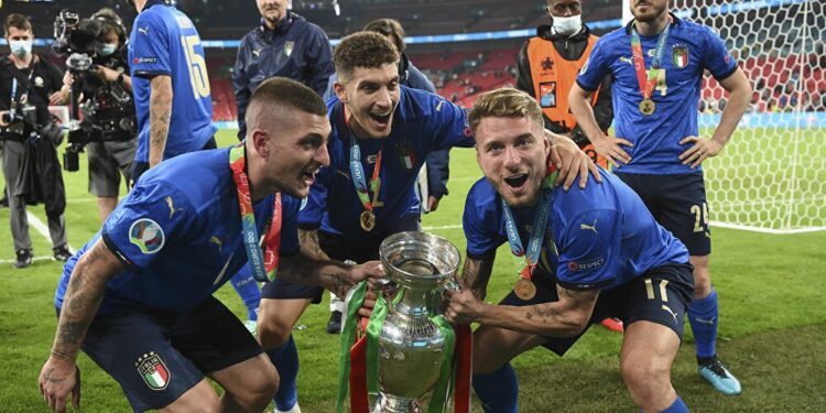 غياب رونالدو عن التشكيلة المثالية لكأس أوروبا