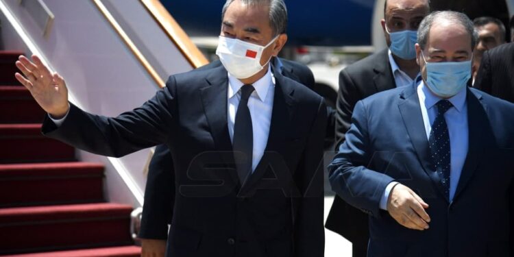 وزير الخارجية الصيني وانغ يي يصل إلى دمشق