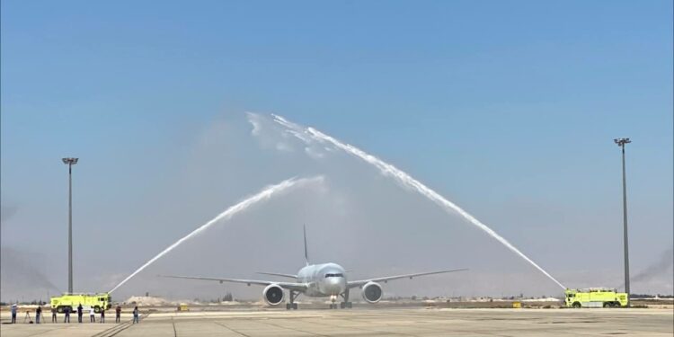 وصول أولى رحلات الخطوط الجوية الباكستانية إلى مطار دمشق بعد توقفها 20 عاماً