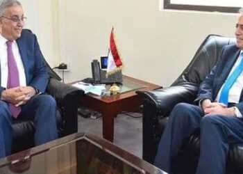 وزير خارجية لبنان و السفير عبد الكريم يبحثان سبل تعزيز العلاقات بين البلدين