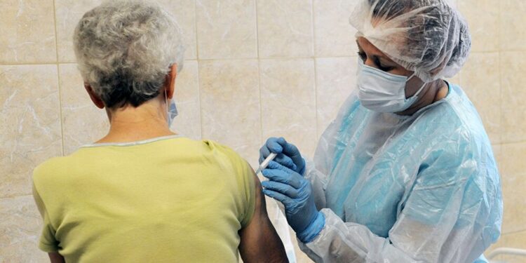 الرئيس التنفيذي لمودرنا يحدد موعد انتهاء جائحة كورونا