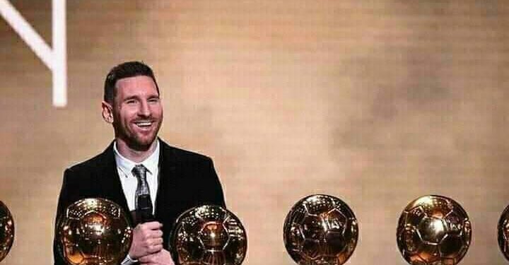 للمرة السابعة ميسي يتوج بالكرة الذهبية للعام 2021