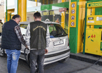 وزارة النفط ترفع سقف تعبئة البنزين غير المدعوم شهريا