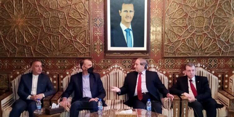 المقداد مستقبلاً عبد اللهيان : التنسيق بيننا مستمر على المستويين الإقليمي والدولي