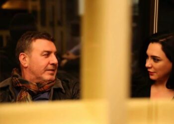 سلاف فواخرجي تعلن انفصالها عن زوجها