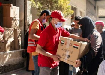 الهلال الأحمر العربي السوري يستمر بتوزيع المساعدات الغذائية