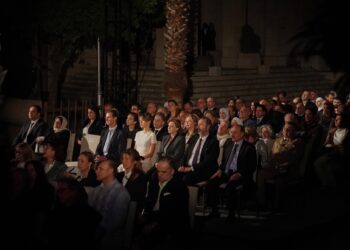 تخليداً لذكرى الشهداء.. الرئيس الأسد والسيدة أسماء الأسد يشاركان في احتفالية بالمتحف الوطني بدمشق