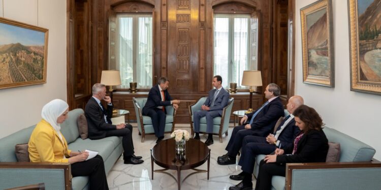 الرئيس الأسد يلتقي وفد اللجنة الدولية للصليب الأحمر