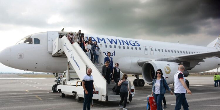 عودة مطار دمشق الدولي للعمل رسمياً