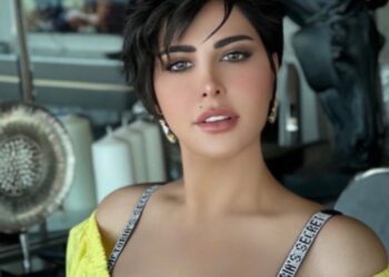 فنانة عربية تقاضي والدتها لأنها أنجبتها