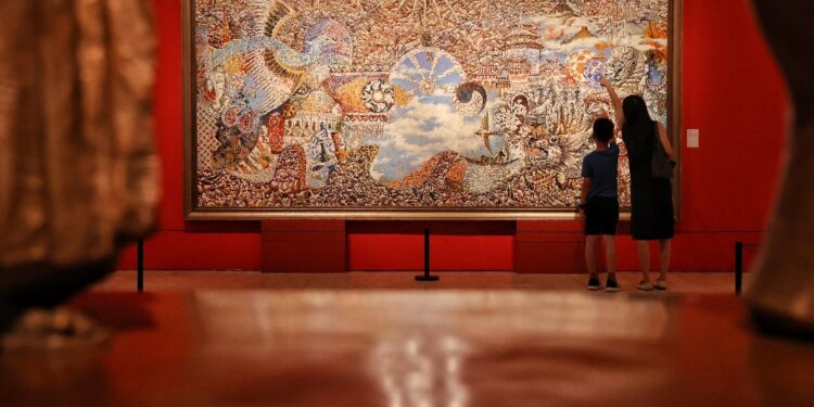 افتتاح معرض “طريق الحرير” الفني في بكين