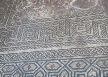 اكتشاف لوحة فسيفساء أثرية نادرة في سوريا