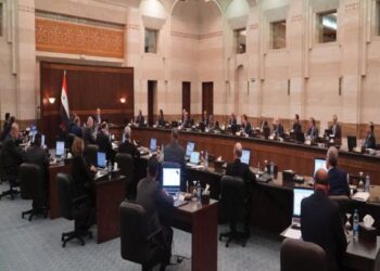 الحكومة تناقش حلول جديدة لتأمين المشتقات النفطية