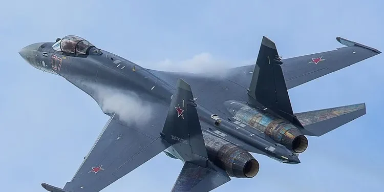 طائرة “سوخوي 35” الروسية ستصل إلى إيران شهر آذار/مارس المقبل