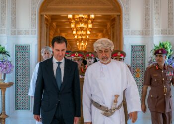 الرئيس بشار الأسد يلتقي سلطان سلطنة عمان هيثم بن طارق خلال زيارة عمل إلى مسقط