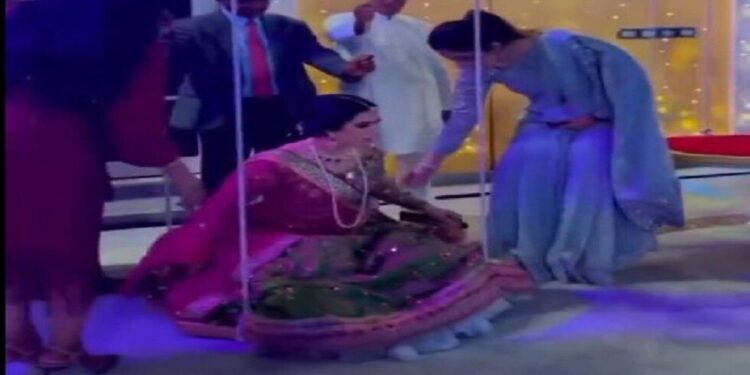 رجل أعمال يدفع مهر عروسه وزنها ذهبا في دبي