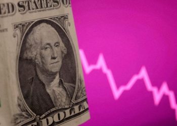 انهيار تاريخي للدولار في الاسواق العالمية