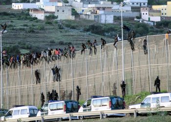 مصر تحبط تسللاً جهادياً عبر الحدود الليبية
