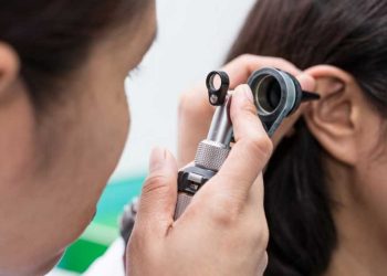 ثورة في الطب.. حقنة جديدة تعيد السمع للمصابين بالصمم نهائياً   