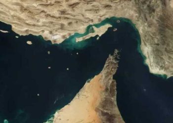 تهديدات بإغلاق مضيق هرمز.. هل العالم على أعتاب أزمة نفط؟