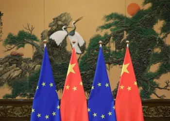 الصين ترد بقوة على العقوبات الأوروبية وتفرض حظراً على بنكين أوروبيين