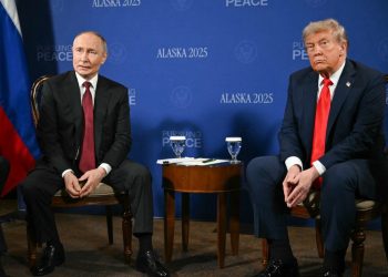 قمة ألاسكا بين ترامب وبوتين دون اتفاق… وزيلينسكي يزور واشنطن لبحث الضمانات الأمنية   