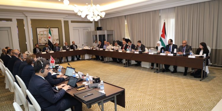 قمة ثلاثية في عمّان لتعزيز التعاون بين سوريا وتركيا والأردن في قطاع النقل