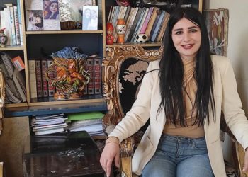 الآنسة لبنى حبيب: مشروع رائد لتعليم اللغات الأجنبية في محافظة حماة السورية