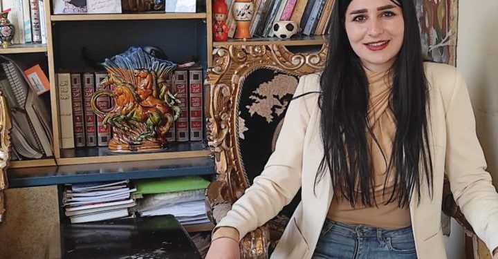 الآنسة لبنى حبيب: مشروع رائد لتعليم اللغات الأجنبية في محافظة حماة السورية