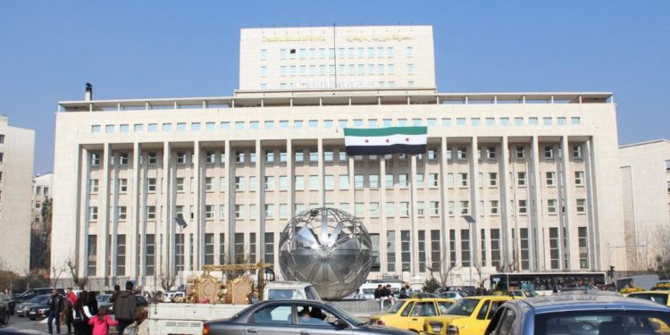 مصرف سوريا المركزي يحسم الجدل حول العملة الوطنية الجديدة